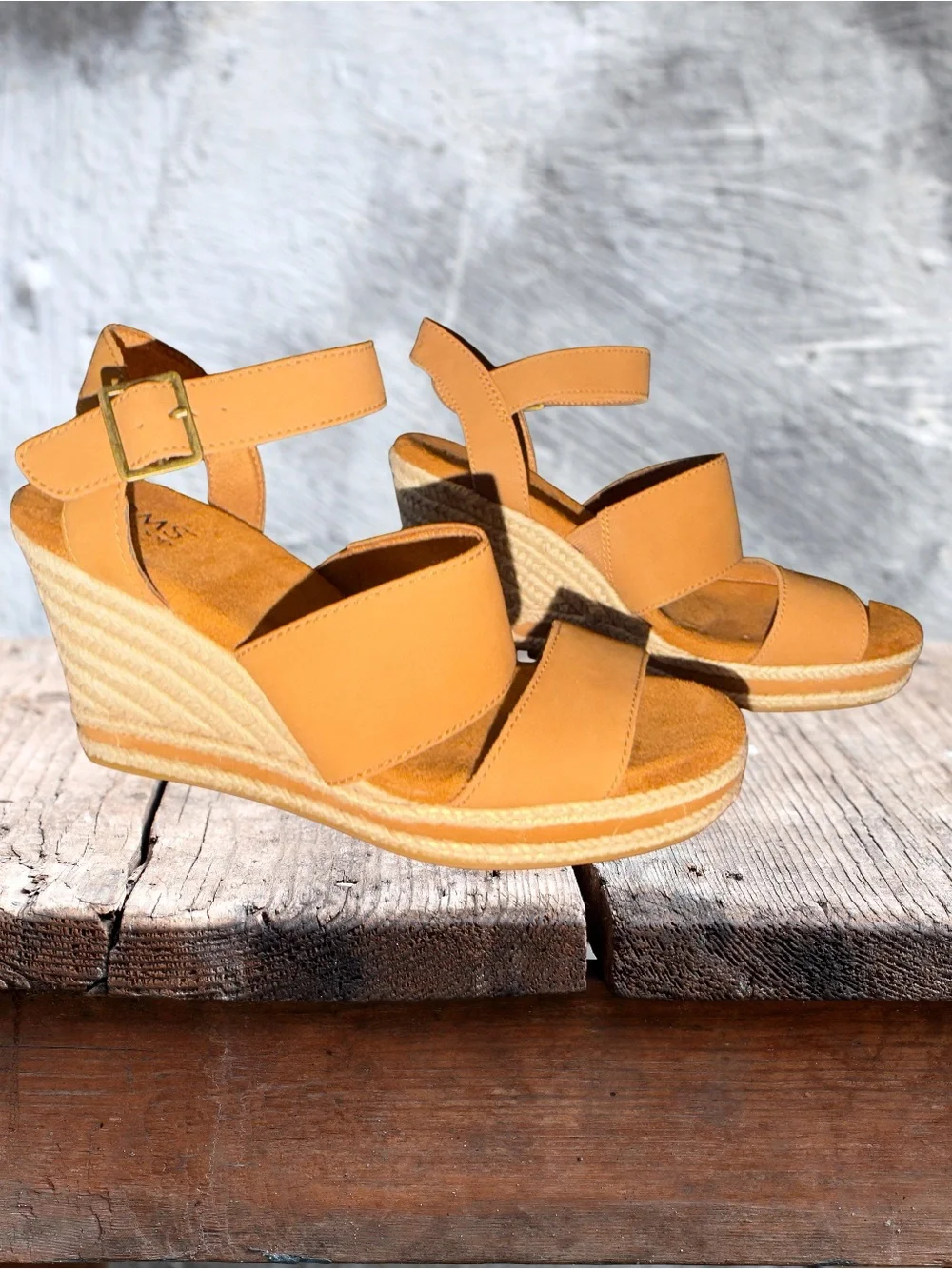 NWOT TOMS Madelyn Leather Espadrille Wedge Sandals Tan Size 7.5